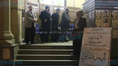 بالصور والفيديو .. بدء مراسم عزاء والدة الفنان أيمن قنديل