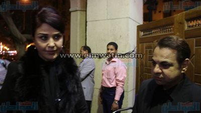 مادلين طبر تقدم واجب العزاء في وفاة والدة أيمن قنديل (صور وفيديو)