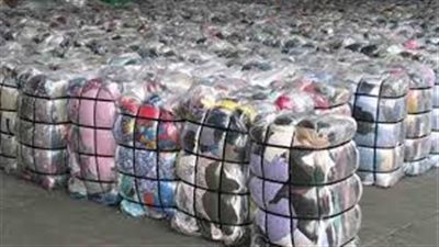جمارك السخنة تحبط تهريب ملابس حريمي وإكسسواراتها