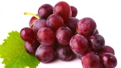 تعرف على فوائد العنب الأحمر