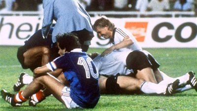  مواجهة دراماتيكية لا تنسى بين ألمانيا الغربية وفرنسا في نصف نهائي 1982