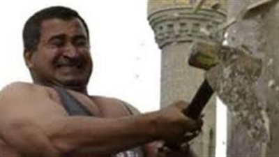 عراقي حطم تمثال صدام يطالب بمحاكمة بلير