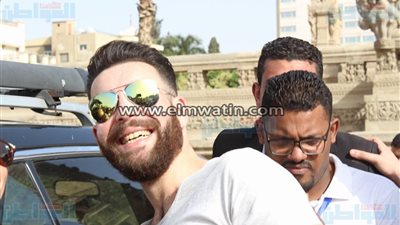 بالصور.. وصول المطرب أدهم سليمان لـ