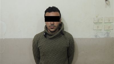 ضبط هارب من 7 سنوات سجن أثناء سرقته 