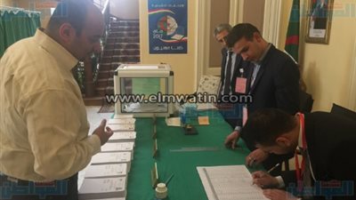 بالصور.. إقبال ضعيف من الجزائريين في مصر على الانتخابات التشريعية 
