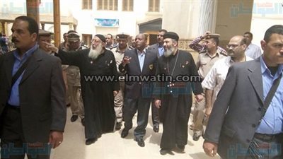 بالصور.. مدير أمن الغربية يتفقد الخدمات الأمنية بكنائس سمنود