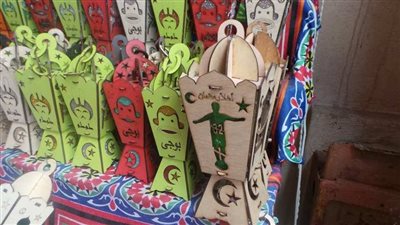 بالصور.. بوجي وطمطم ورمضان صبحي يتصدران سوق الفوانيس في الإسكندرية 
