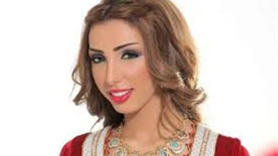دنيا بطمة تهنئ 