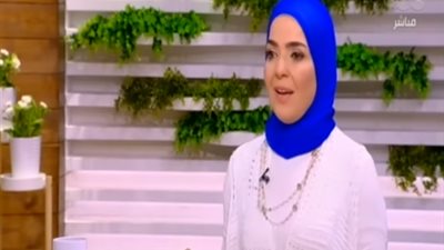 منى عبدالغني تبكي على الهواء (فيديو)