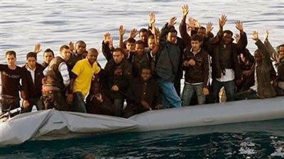البحرية الليبية تنقذ أكثر من 500 مهاجر غير شرعي قرب سواحلها