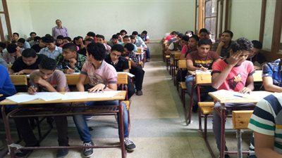 اليوم.. طلاب الدبلومات الفنية ينهون امتحاناتهم النظرية