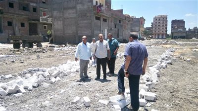 بالصور.. إزالة تعديات بدون ترخيص على فدان ونصف بفوه