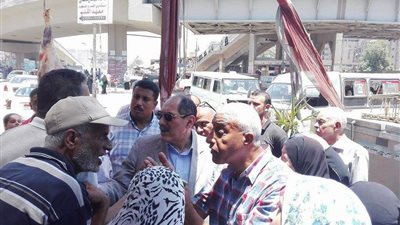 بالصور.. نائب محافظ الجيزة يتفقد شادر اللحوم المدعمة بأرض اللواء