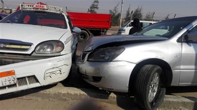 بالصور.. تصادم 4 سيارات في محور جوزيف تيتو