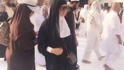 شذى حسون تسافر إلى الأراضى المقدسة لأداء فريضة العمرة