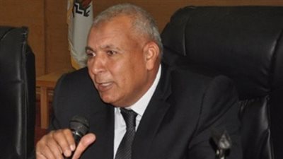 بالصور.. محافظ الوادي الجديد يستقبل وفد كنسي للتهنئة بعيد الفطر المبارك