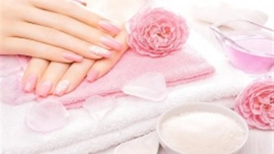 نصائح للتخلص من البقع الصفراء على الأظافر