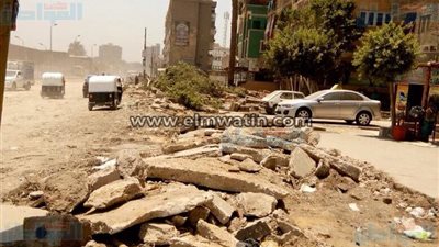 بالصور.. رفع مخلفات إزالة التعديات بشارع بهتيم في شبرا الخيمة 