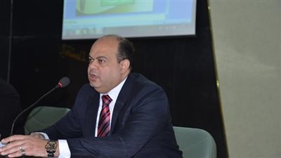 ­محافظ مطروح وسفير الهند بالقاهرة يفتتحان مشروع إنارة قرية بالطاقة الشمسية