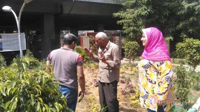 بالصور.. رئيس حي العجوزة يتفقد أعمال رفع كفاءة حديقة النيل