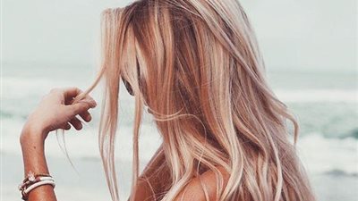 6 طرق لحماية شعرك من الشمس أثناء المصيف