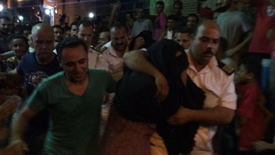 ­بالصور.. أهالى عرب الوالدة بحلوان يلقنون خاطفى أطفال 