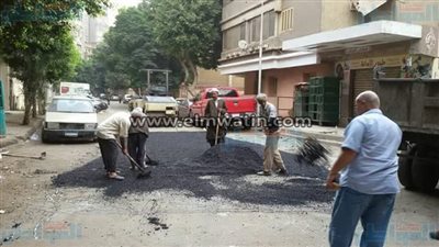 بالصور.. ترميم ورصف بعض شوارع حي العجوزة 