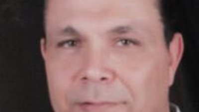 بالصور.. وكيل فنون تطبيقية يؤسس متحفًا يضم 680 قطعة أثرية بجامعة حلوان