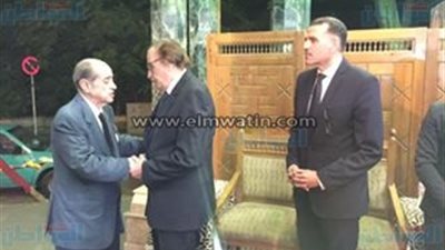 بالصور.. محامي مبارك في عزاء زوجة عزت العلايلي 