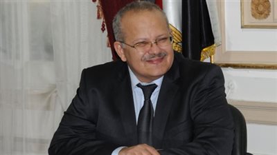 رئيس جامعة القاهرة: يجب التوقف عن إنتاج الموظفين