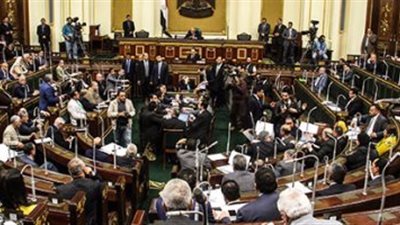 برلماني: المصريين ينفقون 10 مليار جنيه سنويًا بالأعمال المنافية للآداب