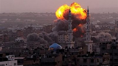 الطيران الحربي الإسرائيلي يشن غارات على غزة.. وإصابة 3 فلسطينيين