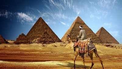السياحة العالمية: مصر وجهة آمنة وتحتل ثاني أسرع الدول نموا