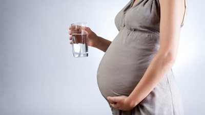 طرق التخلص من الانتفاخ خلال الحمل.. تعرفي عليها