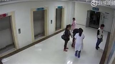 بالفيديو.. سيدة تحاول الانتحار خوفًا من الولادة القيصرية