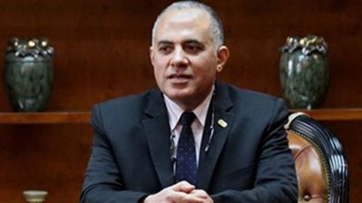 وزير الري يعرض رؤية كاملة لتطوير مجاري المياه