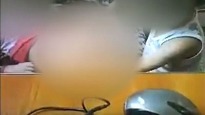 صور صادمة لطفلين في أوضاع مخلة.. وغضب عارم يجتاح السوشيال ميديا