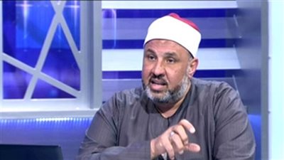 عالم بالأوقاف يشن هجومًا حادًا على منظمي حفل 