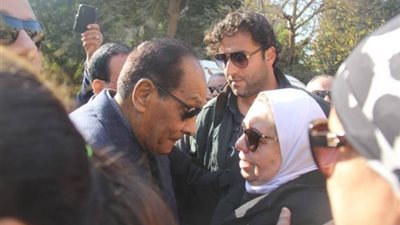 طنطاوي يحضر عزاء زوجة مصطفي عبده