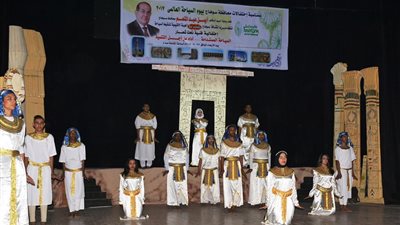بالصور.. حفل فنى بقصر ثقافة سوهاج احتفالا باليوم العالمى للسياحة