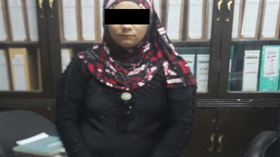 ضبط ربة منزل تخصصت فى سرقة حقائب السيدات بقصر العيني