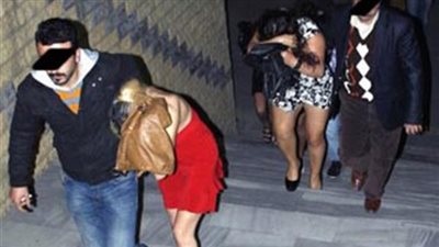 اقتحام شقة فتاة أثناء ممارسة الرذيلة مع سعودي بالمعادي