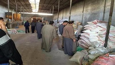 ضبط مخزن ومنفذ أعلاف دون ترخيص في الباجور
