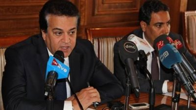 وزير التعليم العالي عن أزمة الديدان بطعام المدن الجامعية: 