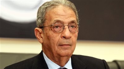 بعد زيارته لتشاد.. عمرو موسى يصل مطار القاهرة