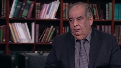 نشأت الديهي يفتح النار على يوسف زيدان: 
