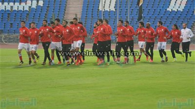 اتحاد الكرة يطالب شركة الملابس بـ