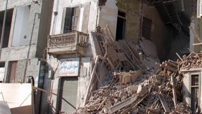انهيار أحد العقار القديمة بمنطقة العطارين في الإسكندرية دون إصابات 