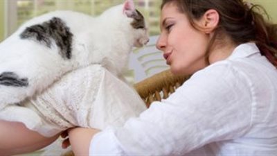 خبير نفسي: عناق الحيوانات ينشط أجهزة الجسم