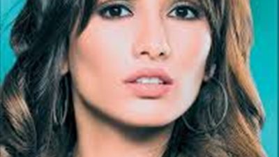 زينة توجه رسالة شديدة اللهجة لأمل حجازي